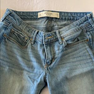 Abercrombie & Fitch - 2R, W26, L 33.
